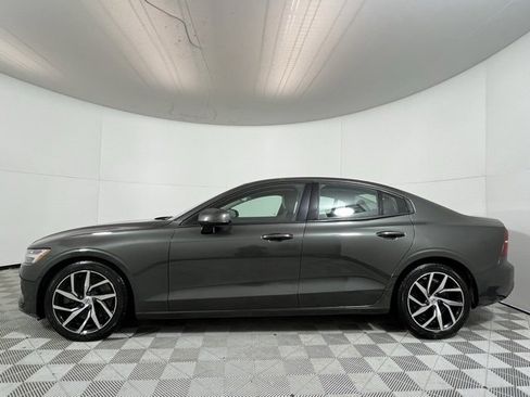 Used 2019 Volvo S60 T6 Momentum w/ Multimedia Package image 4