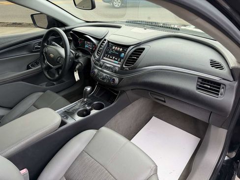 Used 2016 Chevrolet Impala LT w/ Convenience Package image 19