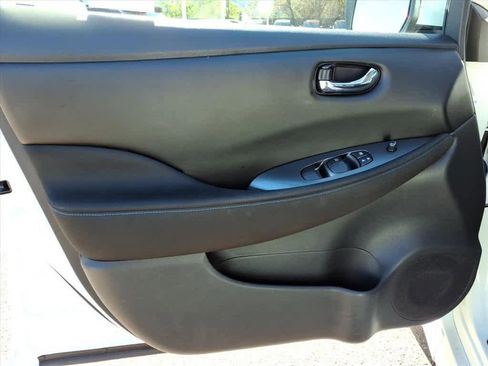 Used 2022 Nissan Leaf S image 13
