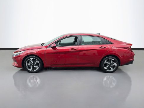 Used 2023 Hyundai Elantra SEL w/ Convenience Package FWD image 7