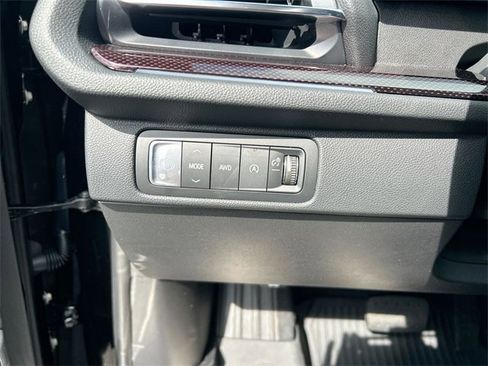 New 2025 Chevrolet Traverse Z71 w/ Driver Confidence Package image 18