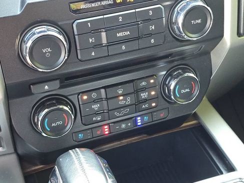 Used 2018 Ford F150 Lariat AWD/4WD image 34
