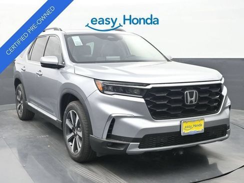 Used 2025 Honda Pilot Touring image 2