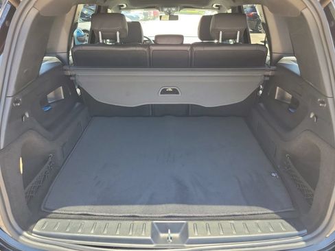 Used 2023 Mercedes-Benz GLB 250 4MATIC w/ Premium Package image 9