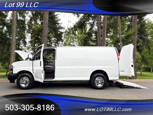 Used 2019 Chevrolet Express 3500 w/ Driver Convenience Package image 61