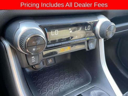 Used 2024 Toyota RAV4 XLE AWD/4WD image 32