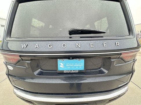 Used 2023 Jeep Wagoneer Series III w/ Convenience Group I AWD/4WD image 31