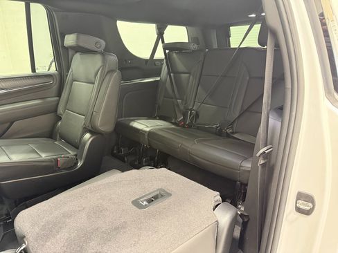 Used 2022 GMC Yukon XL Denali image 47