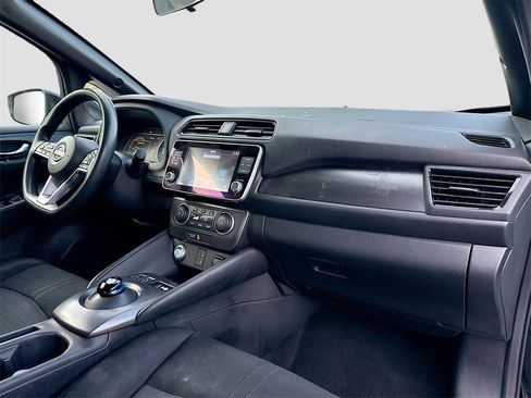 Used 2023 Nissan Leaf S image 27