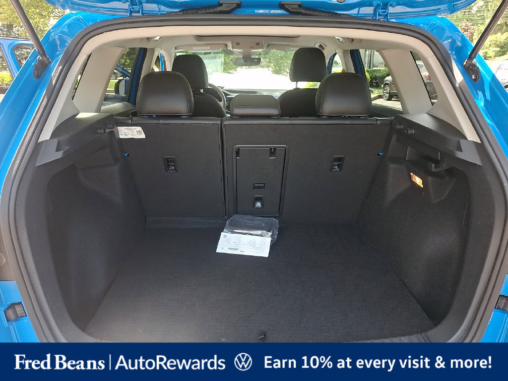 Certified 2023 Volkswagen Taos SE w/ Panoramic Sunroof Package AWD/4WD image 35