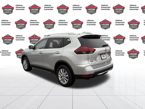 Certified 2018 Nissan Rogue SV image 3