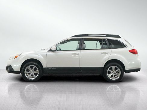 Used 2014 Subaru Outback 2.5i Limited w/ Moonroof Package AWD/4WD image 2