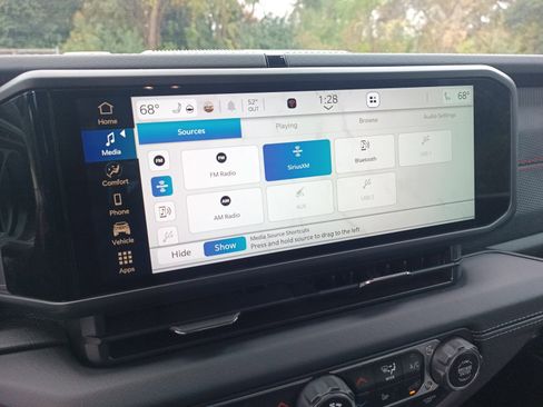 Used 2024 Jeep Gladiator Rubicon w/ Convenience Group image 15