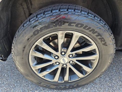 Used 2021 Ford Expedition Limited RWD image 9