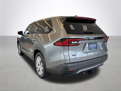 Used 2025 Toyota Grand Highlander AWD image 10