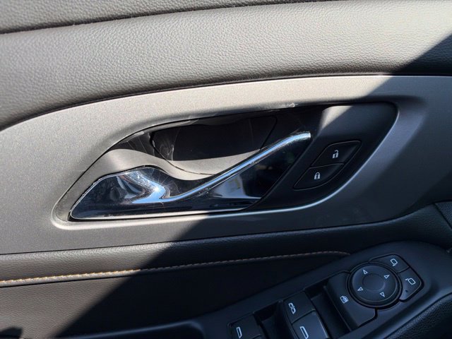 Used 2018 Chevrolet Traverse LT FWD image 25