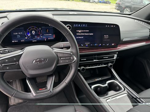 Certified 2026 Chevrolet Traverse Z71 w/ Driver Confidence Package AWD/4WD image 13