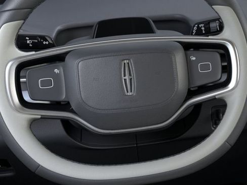 New 2026 Lincoln Navigator L Reserve AWD/4WD image 12