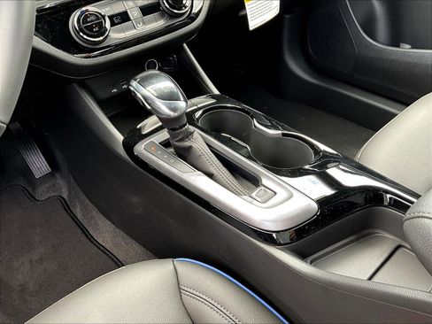 New 2026 Buick Envista Sport Touring FWD image 12