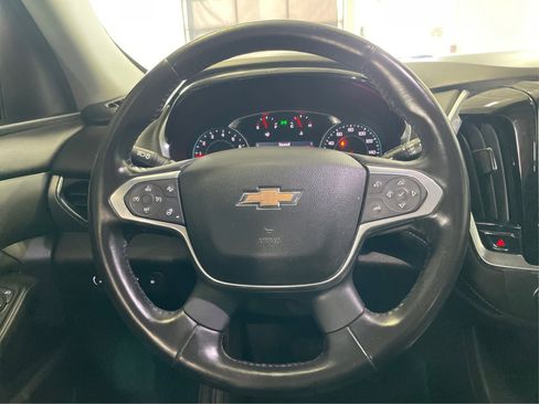 Used 2021 Chevrolet Traverse LT image 22