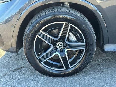 Used 2024 Mercedes-Benz GLC 300 4MATIC image 2