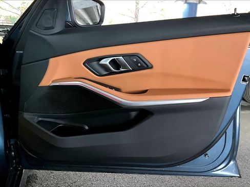 Certified 2025 BMW 330i Sedan image 22