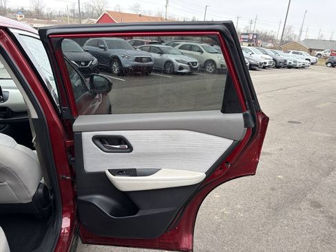 Used 2021 Nissan Rogue SV AWD/4WD image 17