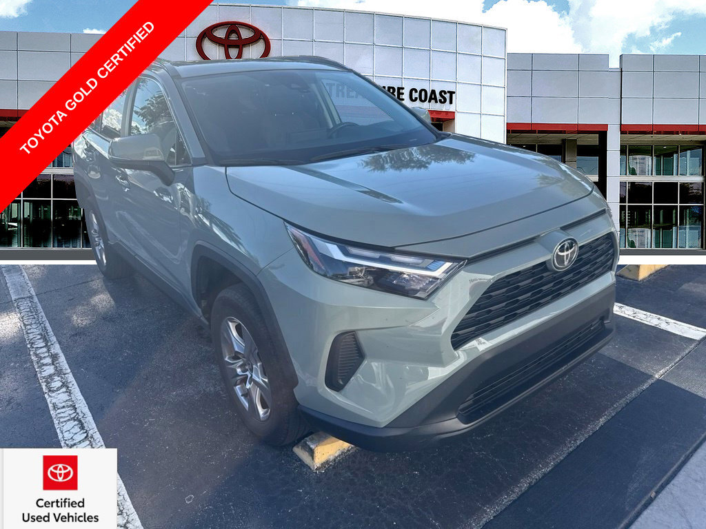 Used 2022 Toyota RAV4 XLE w/ Convenience Package FWD image 1