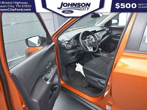 Used 2024 Nissan Kicks SV FWD image 17