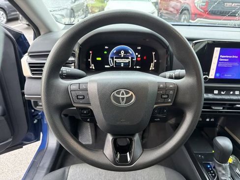 Used 2025 Toyota Camry LE FWD image 23