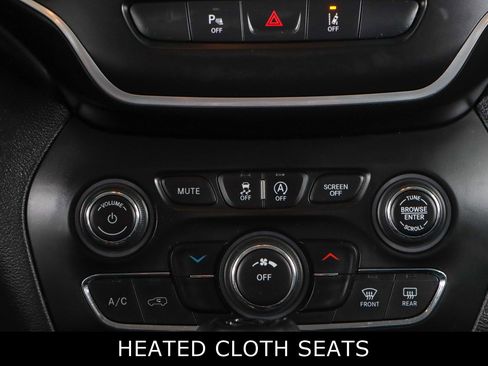 Used 2021 Jeep Cherokee Latitude Plus image 20