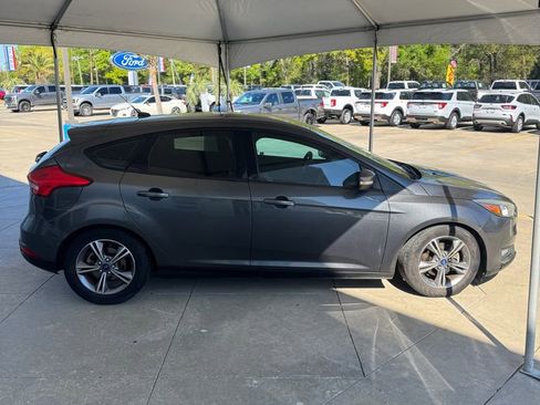 Used 2016 Ford Focus SE image 4