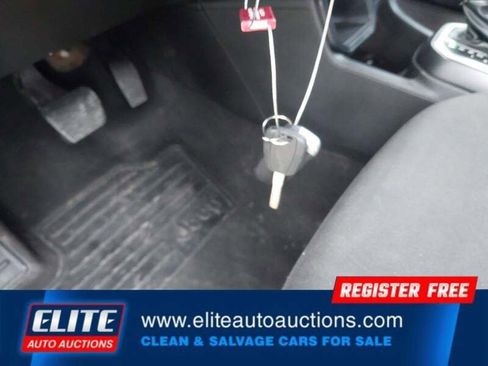 Used 2018 Jeep Renegade Latitude image 21