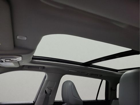 Used 2023 Toyota Highlander Platinum FWD image 12