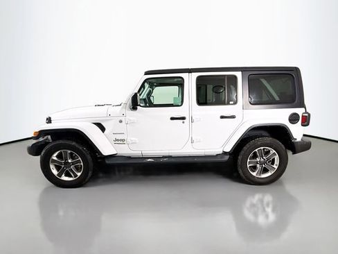 Used 2022 Jeep Wrangler Unlimited Sahara image 4
