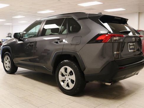 Used 2021 Toyota RAV4 LE image 8