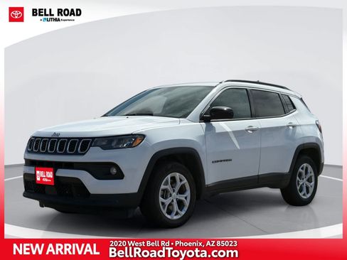 Used 2024 Jeep Compass Latitude AWD/4WD image 1