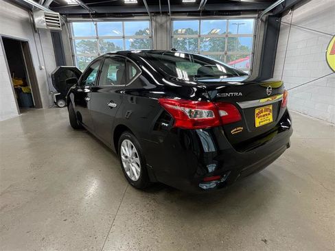 Used 2019 Nissan Sentra SV FWD image 3