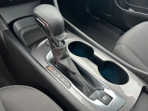 Used 2023 Chevrolet Malibu LS image 25