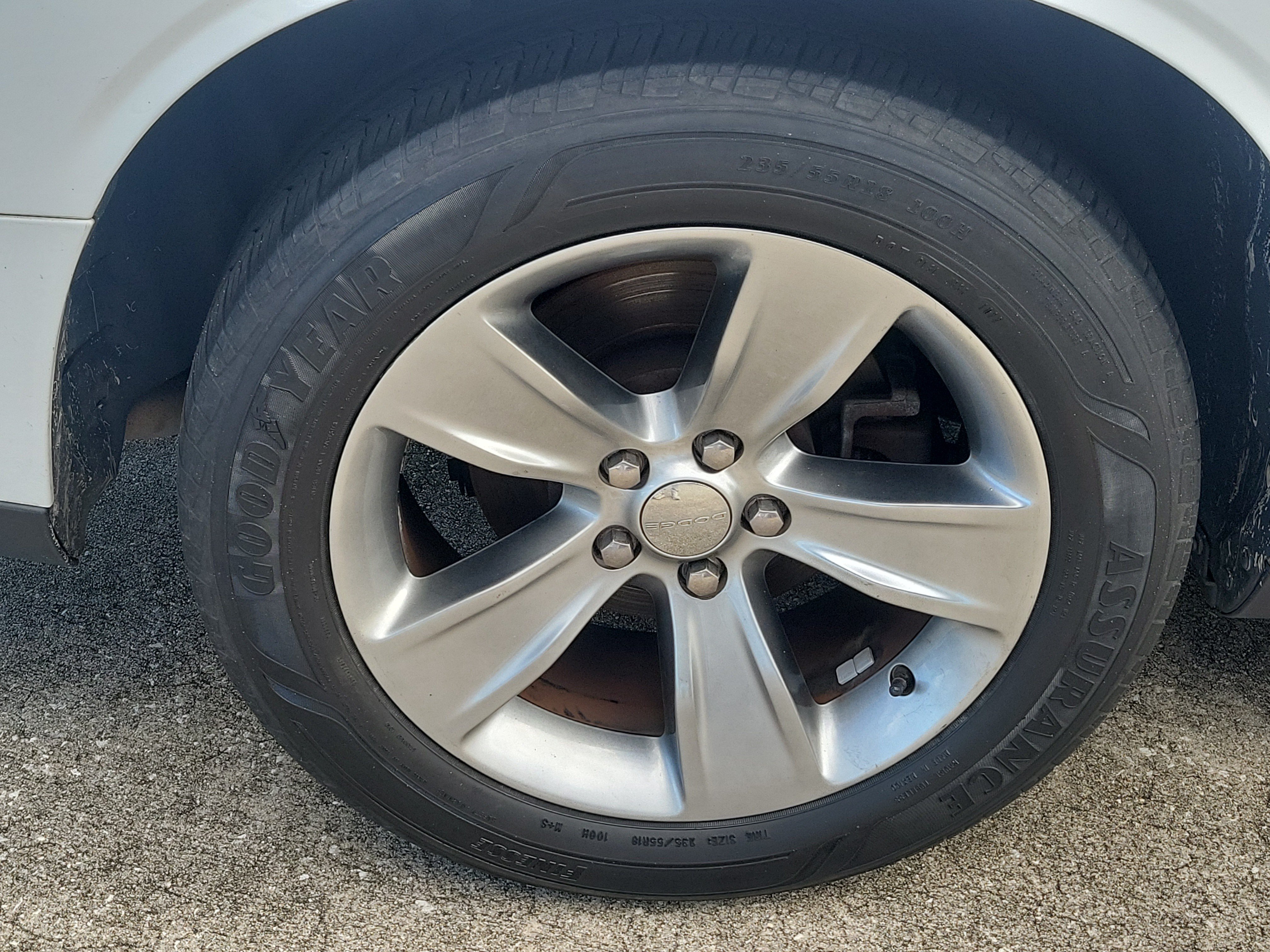 Used 2019 Dodge Challenger SXT RWD image 5