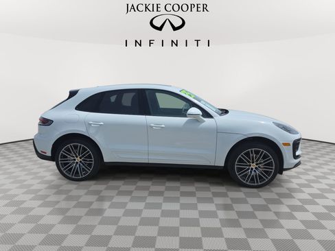 Used 2025 Porsche Macan AWD/4WD image 4