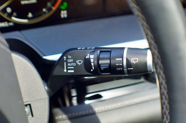 Used 2025 INFINITI QX80 Sensory AWD/4WD image 25