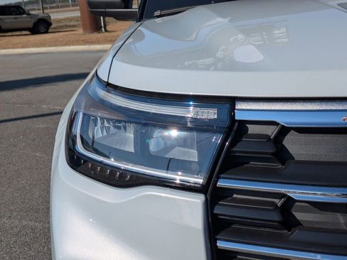 New 2026 Ford Explorer Active w/ Active Comfort Package image 10