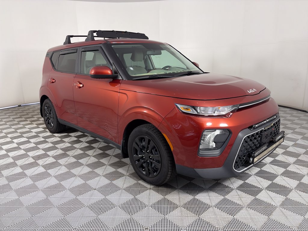 Used 2022 Kia Soul LX FWD image 1