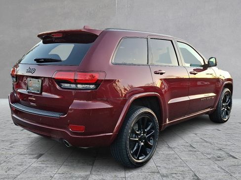 Used 2020 Jeep Grand Cherokee Altitude image 11