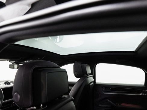 Used 2024 Porsche Cayenne S image 22