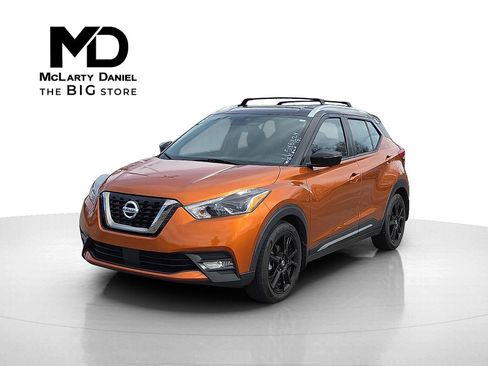 Used 2020 Nissan Kicks SR w/ Exterior Package image 2