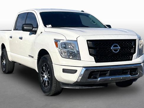 Used 2021 Nissan Titan SV image 7
