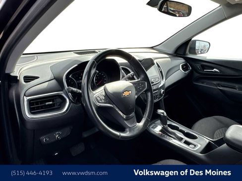 Used 2019 Chevrolet Equinox LT w/ Sun & Navigation Package image 2