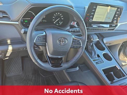 Certified 2022 Toyota Sienna XSE image 20